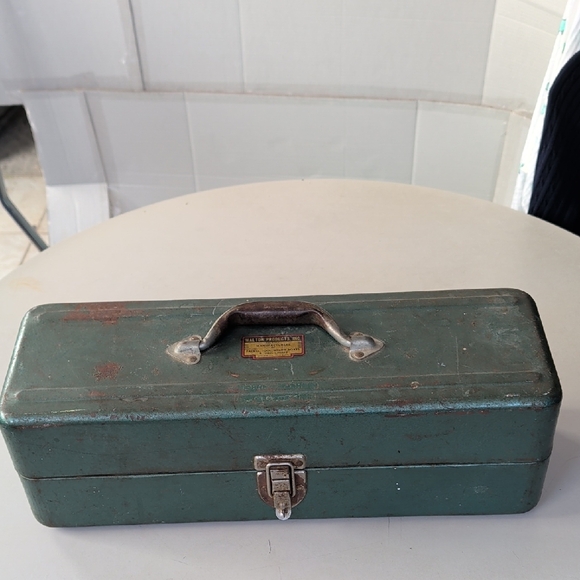VintageWalton Products Inc Green Metal Tackle Tool Utility Box Roomy Sturdy